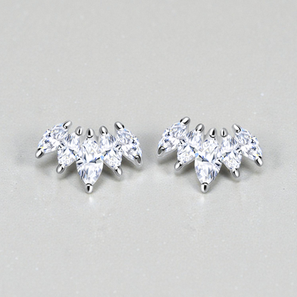 Jewellery ‣ sterling silver studs, queenie