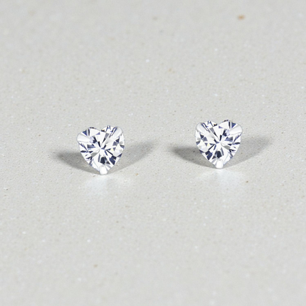 Jewellery ‣ sterling silver studs, heart