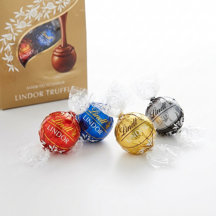 Treat ‣ Lindt Lindor truffles, 125g assorted