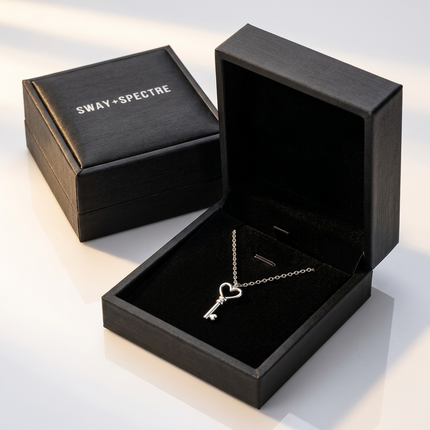 Jewellery ‣ sterling silver necklace, key