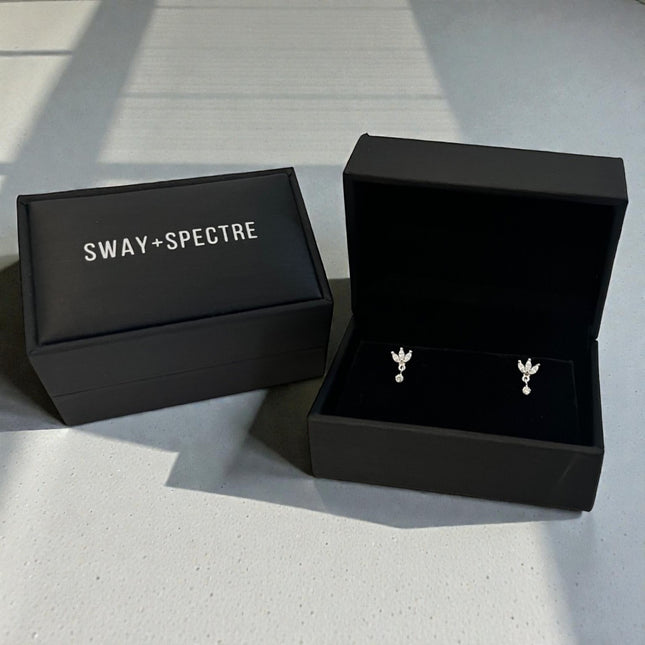 Jewellery ‣ sterling silver studs, petal