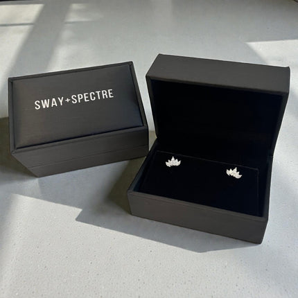 Jewellery ‣ sterling silver studs, queenie