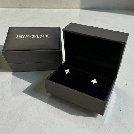 Jewellery ‣ sterling silver studs, flower