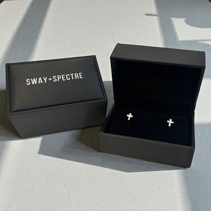 Jewellery ‣ sterling silver studs, cross